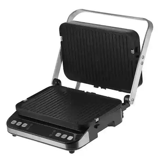 گریل صنعتی (کباب پز دیجیتالی) مایر MR-3003 با توان قدرتمند ۲۰۰۰ وات، دستگاهی کاربردی برای گریل کردن انواع گوشت، مرغ، ماهی، ساندویچ و سبزیجات است. صفحات نچسب دستگاه باعث میشوند مواد غذایی به سطح گریل نچسبند و تمیز کردن آن نیز راحتتر باشد.
